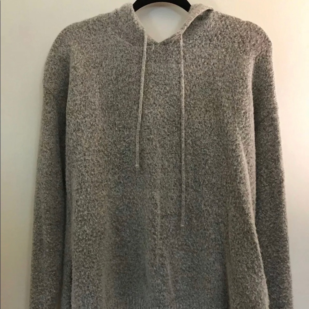 Forever 21 Sweater. Gray. Women’s Medium.